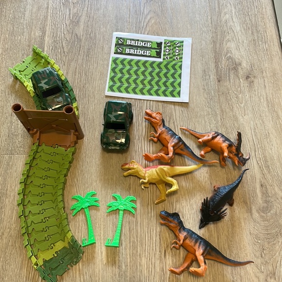 Battery Operated Dinosaur Themed Track - Picture 2 of 2